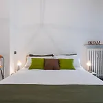 Casa Foa Con Terrazzo A Due Passi Dal Parco By Wonderful Italy